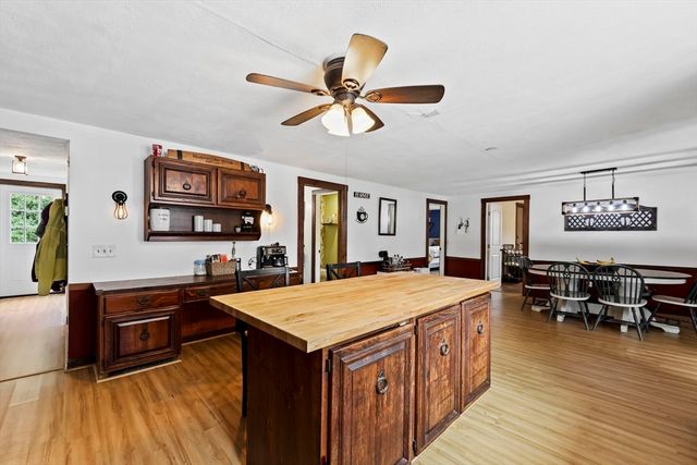 401 N Washington St, Belchertown, MA 01007