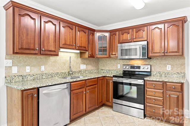 122 W Tattersall Drive, Statesville, NC 28677