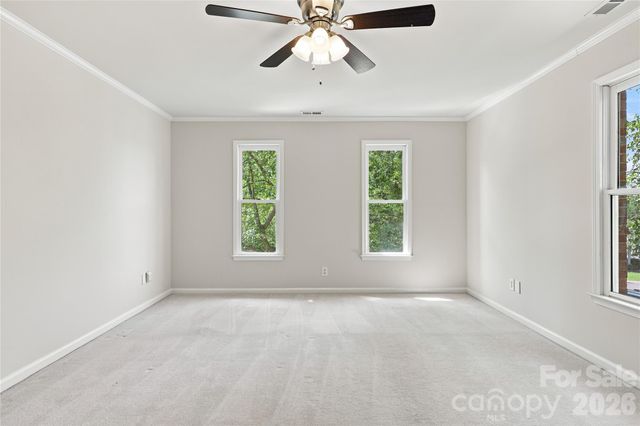 122 W Tattersall Drive, Statesville, NC 28677