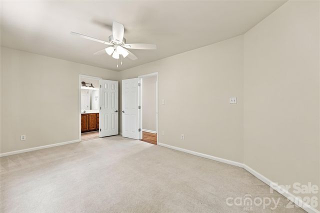 122 W Tattersall Drive, Statesville, NC 28677