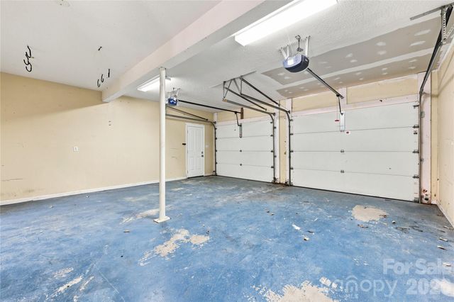 122 W Tattersall Drive, Statesville, NC 28677
