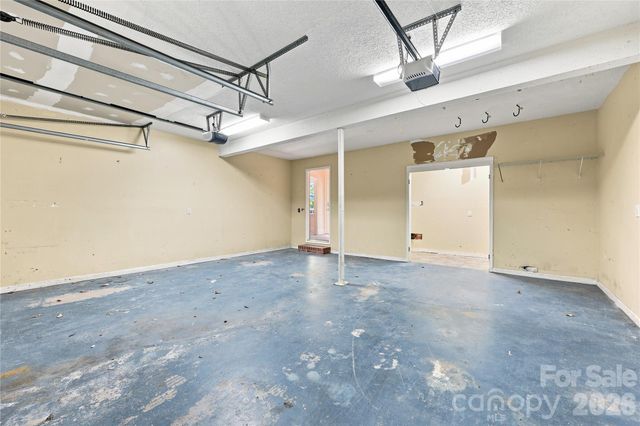 122 W Tattersall Drive, Statesville, NC 28677
