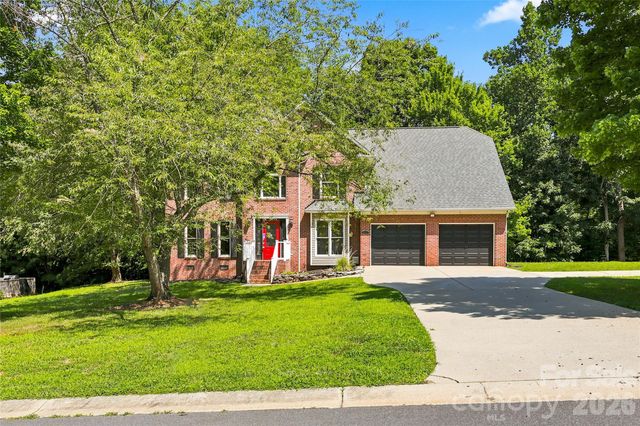 122 W Tattersall Drive, Statesville, NC 28677