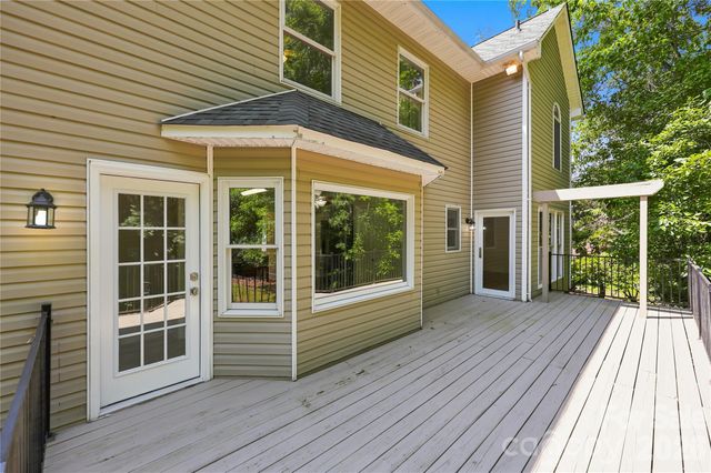 122 W Tattersall Drive, Statesville, NC 28677