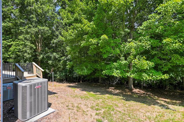 122 W Tattersall Drive, Statesville, NC 28677