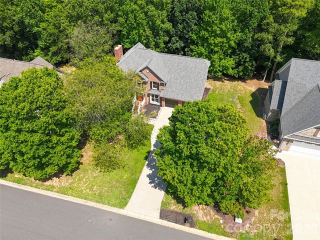 122 W Tattersall Drive, Statesville, NC 28677