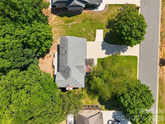 122 W Tattersall Drive, Statesville, NC 28677