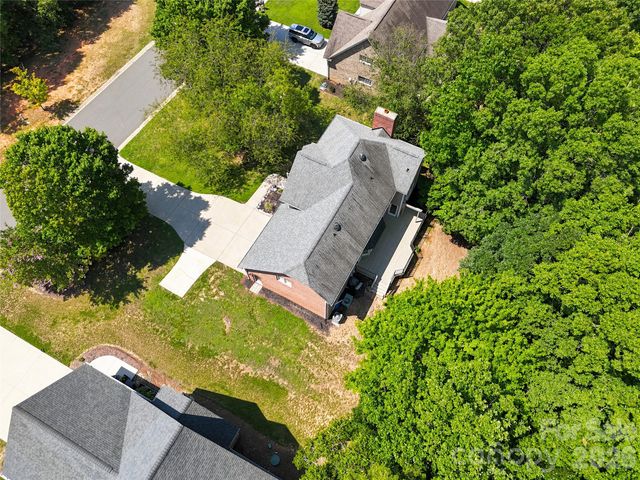 122 W Tattersall Drive, Statesville, NC 28677