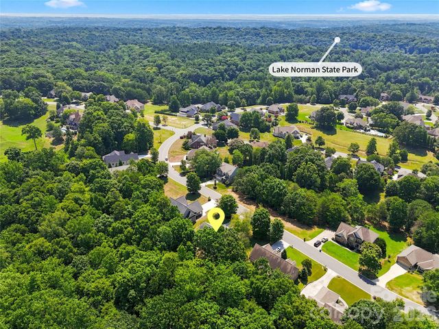 122 W Tattersall Drive, Statesville, NC 28677