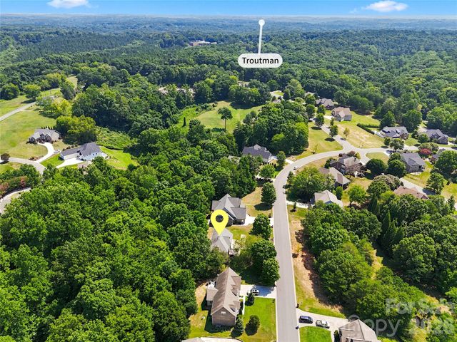 122 W Tattersall Drive, Statesville, NC 28677