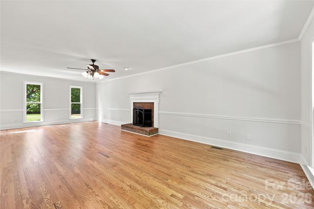 122 W Tattersall Drive, Statesville, NC 28677
