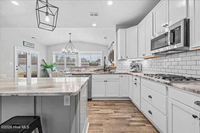 124 Parrish Point Lane, Moyock, NC 27958