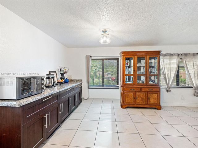 700 SW 12th St, Fort Lauderdale, FL 33315