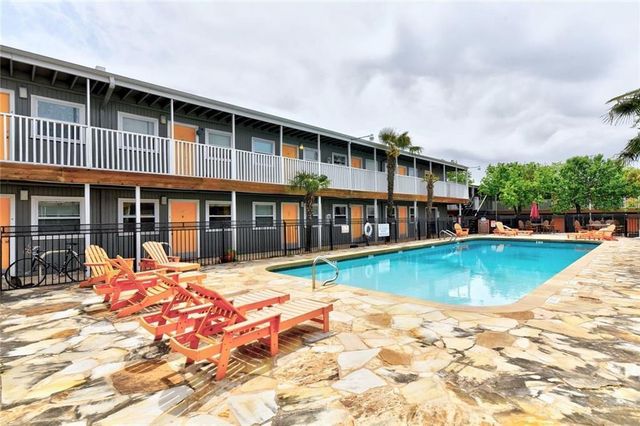 2401 Manor RD 221, Austin, TX 78722