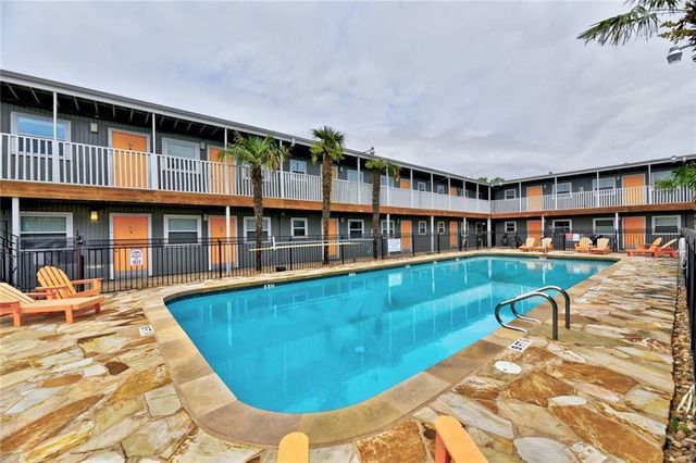 2401 Manor RD 221, Austin, TX 78722