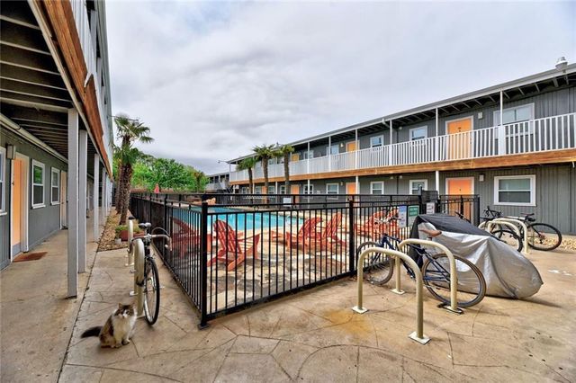 2401 Manor RD 221, Austin, TX 78722