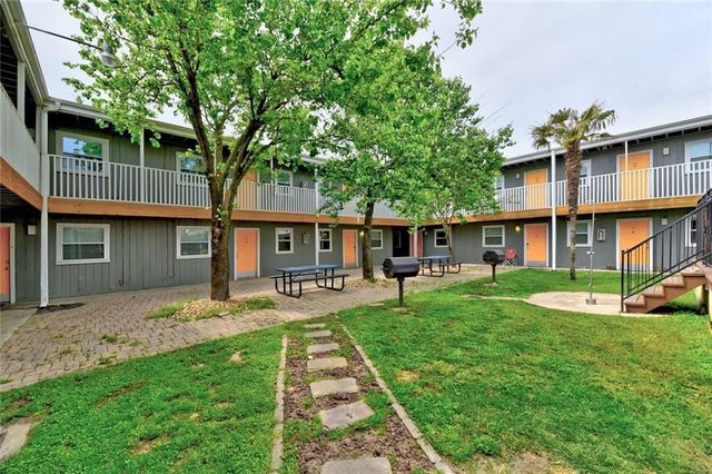 2401 Manor RD 221, Austin, TX 78722
