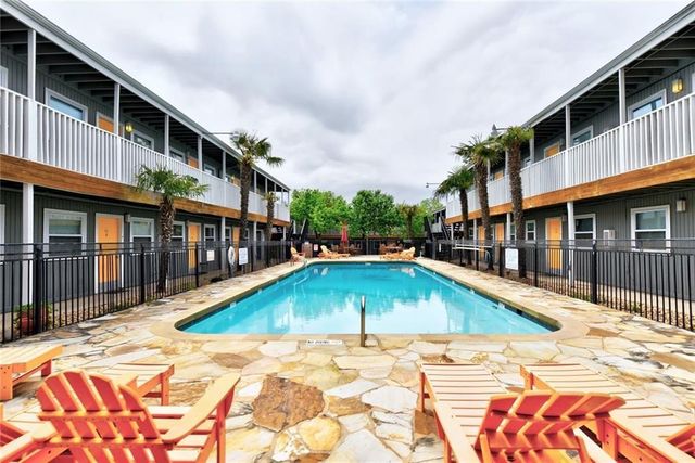 2401 Manor RD 221, Austin, TX 78722