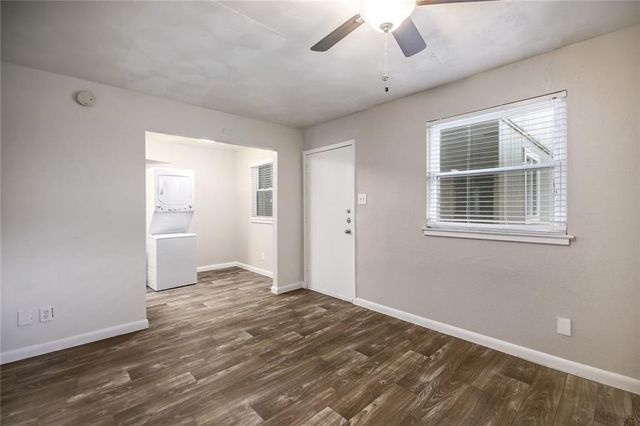 2401 Manor RD 221, Austin, TX 78722