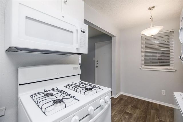2401 Manor RD 221, Austin, TX 78722