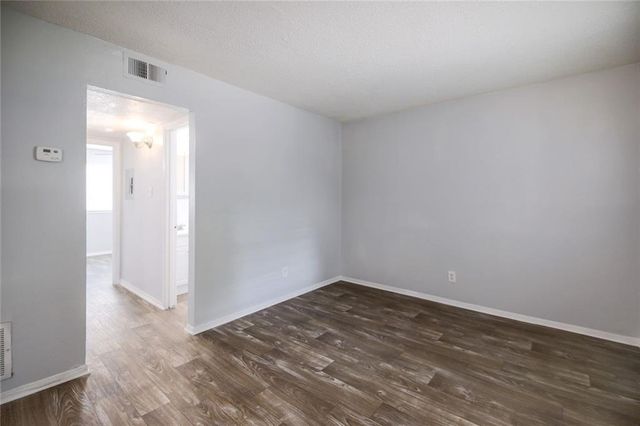 2401 Manor RD 221, Austin, TX 78722