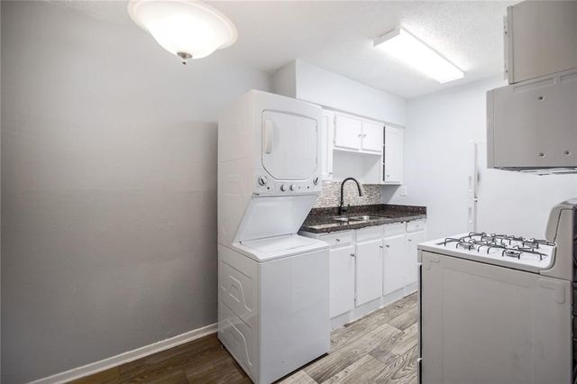 2401 Manor RD 221, Austin, TX 78722