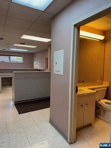 179 Lafayette Avenue, Hawthorne, NJ 07506