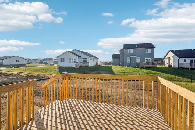 1370 Locust Street, Waukee, IA 50263