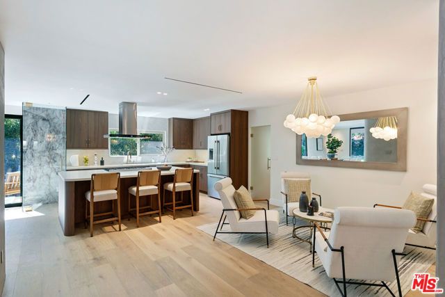 23458 Canzonet Street, Woodland Hills (los Angeles), CA 91367