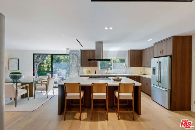 23458 Canzonet Street, Woodland Hills (los Angeles), CA 91367