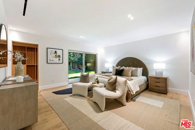 23458 Canzonet Street, Woodland Hills (los Angeles), CA 91367