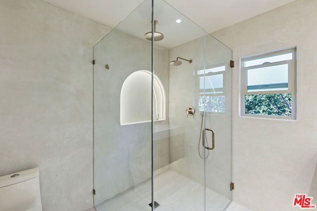 23458 Canzonet Street, Woodland Hills (los Angeles), CA 91367