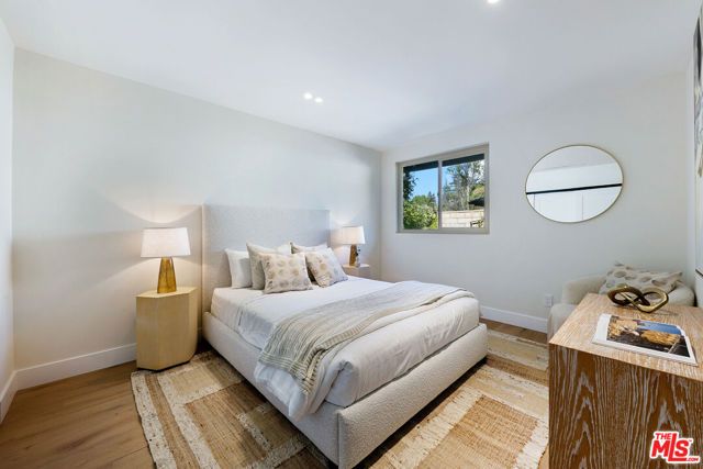 23458 Canzonet Street, Woodland Hills (los Angeles), CA 91367