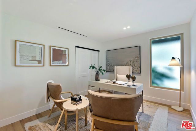 23458 Canzonet Street, Woodland Hills (los Angeles), CA 91367