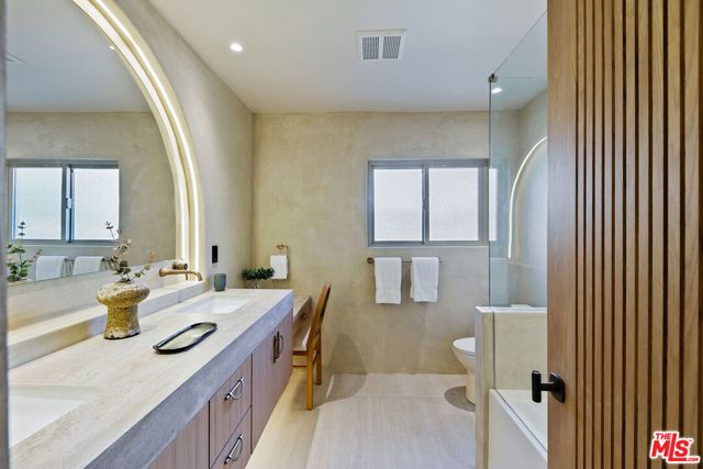 23458 Canzonet Street, Woodland Hills (los Angeles), CA 91367