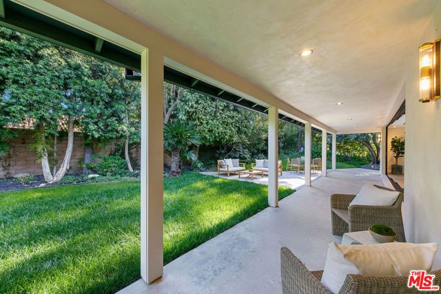 23458 Canzonet Street, Woodland Hills (los Angeles), CA 91367