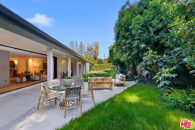 23458 Canzonet Street, Woodland Hills (los Angeles), CA 91367