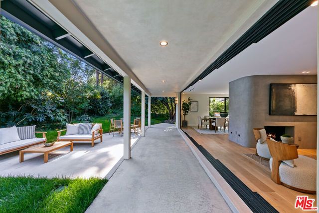 23458 Canzonet Street, Woodland Hills (los Angeles), CA 91367