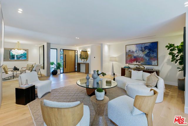 23458 Canzonet Street, Woodland Hills (los Angeles), CA 91367