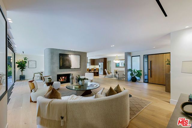 23458 Canzonet Street, Woodland Hills (los Angeles), CA 91367