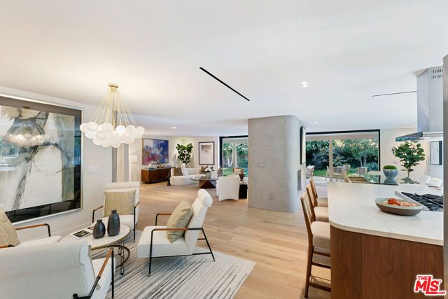 23458 Canzonet Street, Woodland Hills (los Angeles), CA 91367