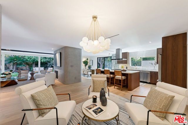 23458 Canzonet Street, Woodland Hills (los Angeles), CA 91367