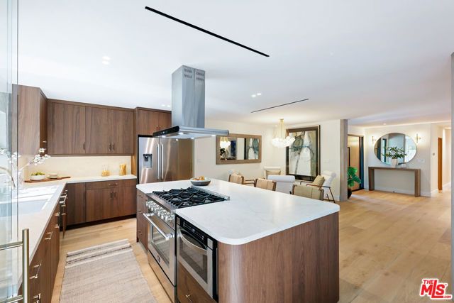 23458 Canzonet Street, Woodland Hills (los Angeles), CA 91367