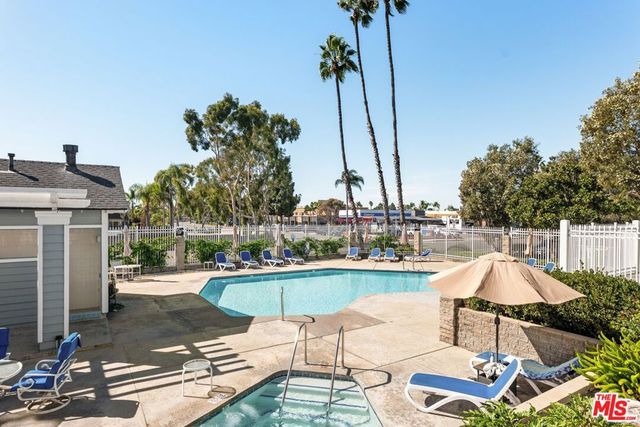 16960 Algonquin Street I201, Huntington Beach, CA 92649