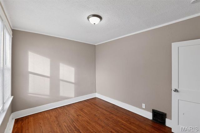 8305 Garfield Avenue, St Louis, MO 63114