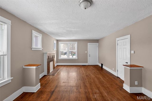 8305 Garfield Avenue, St Louis, MO 63114