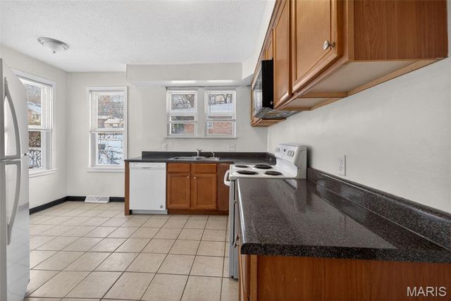 8305 Garfield Avenue, St Louis, MO 63114