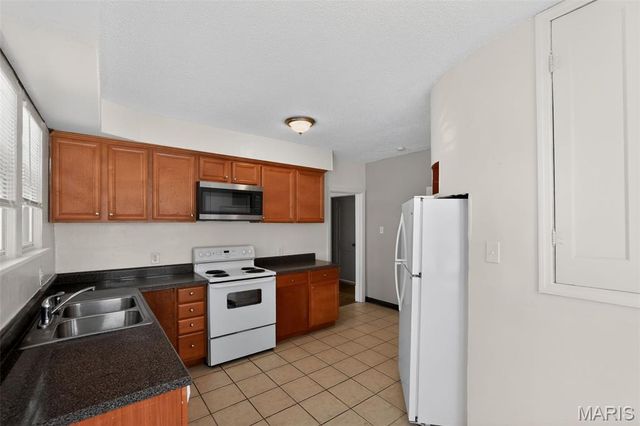 8305 Garfield Avenue, St Louis, MO 63114