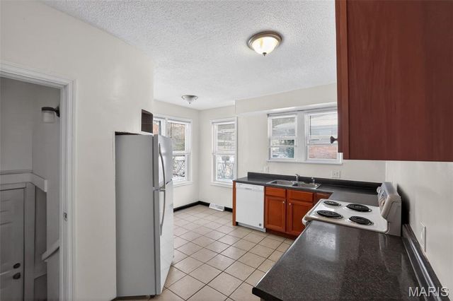 8305 Garfield Avenue, St Louis, MO 63114