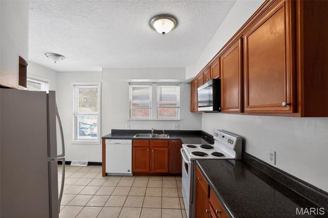 8305 Garfield Avenue, St Louis, MO 63114